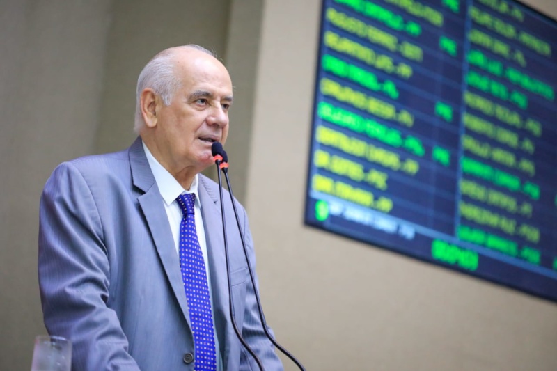  Serafim repudia Aneel por querer cobrar taxa a consumidores de energia solar