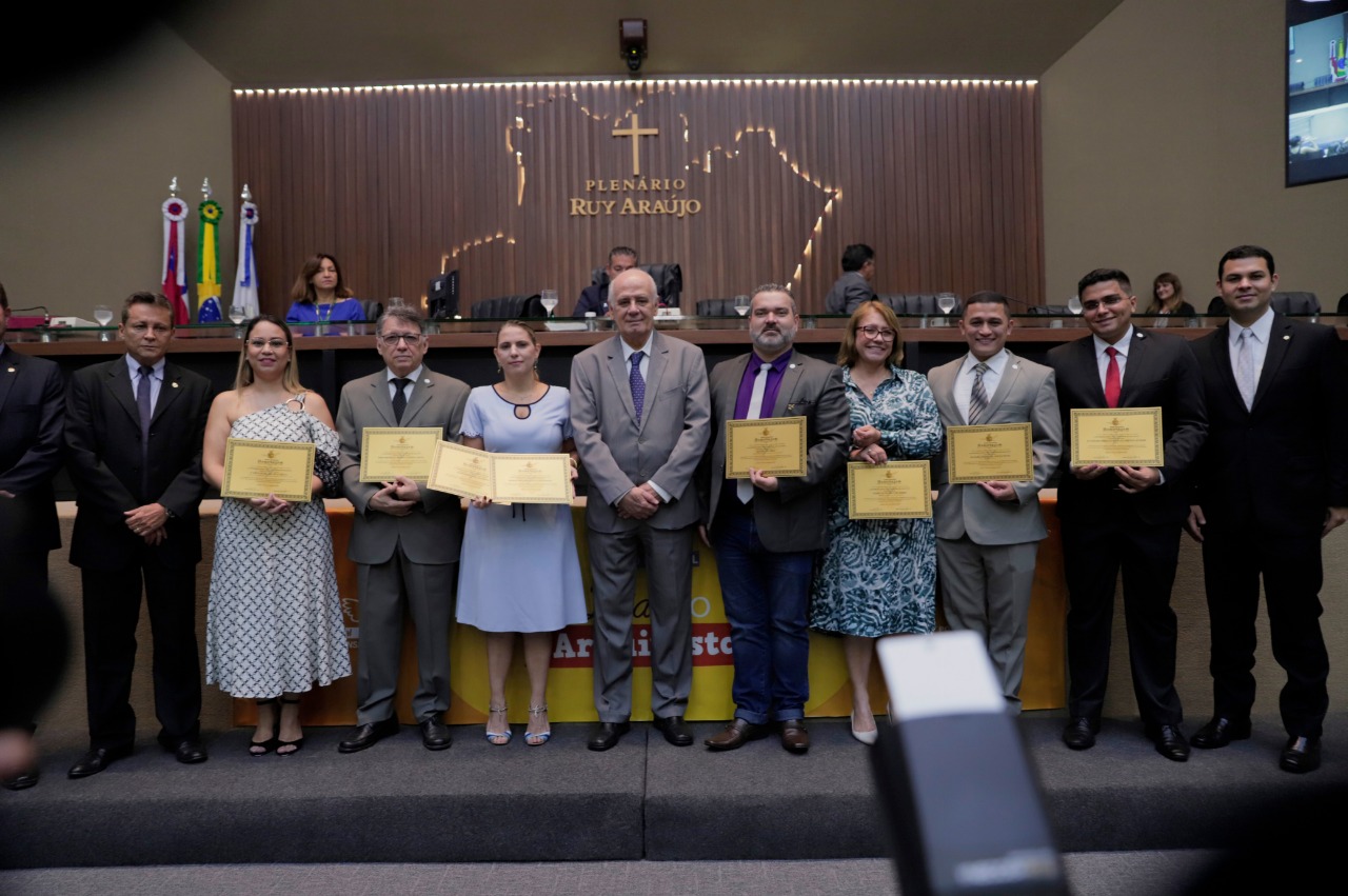 Serafim Corrêa realiza sessão especial em homenagem ao Dia do Arquivista