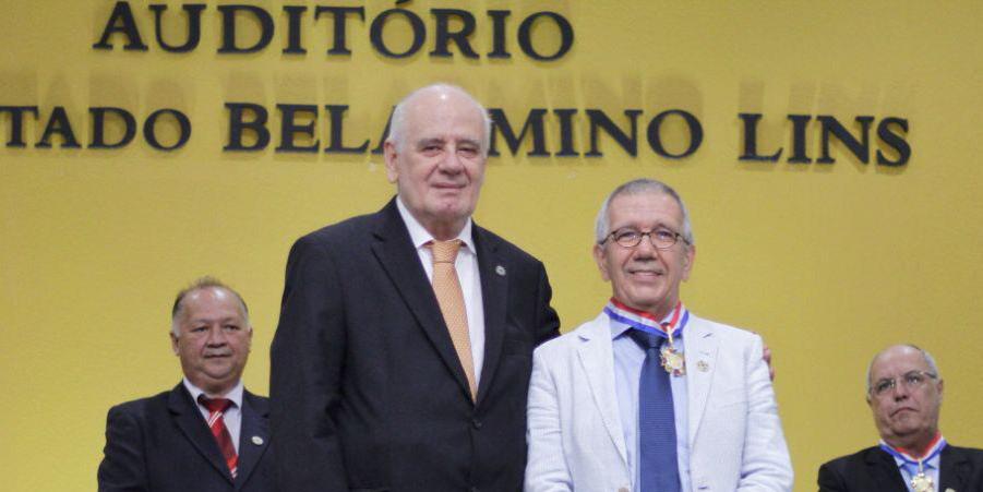 Artista Plástico Rui Machado é homenageado com Ordem do Mérito Legislativo