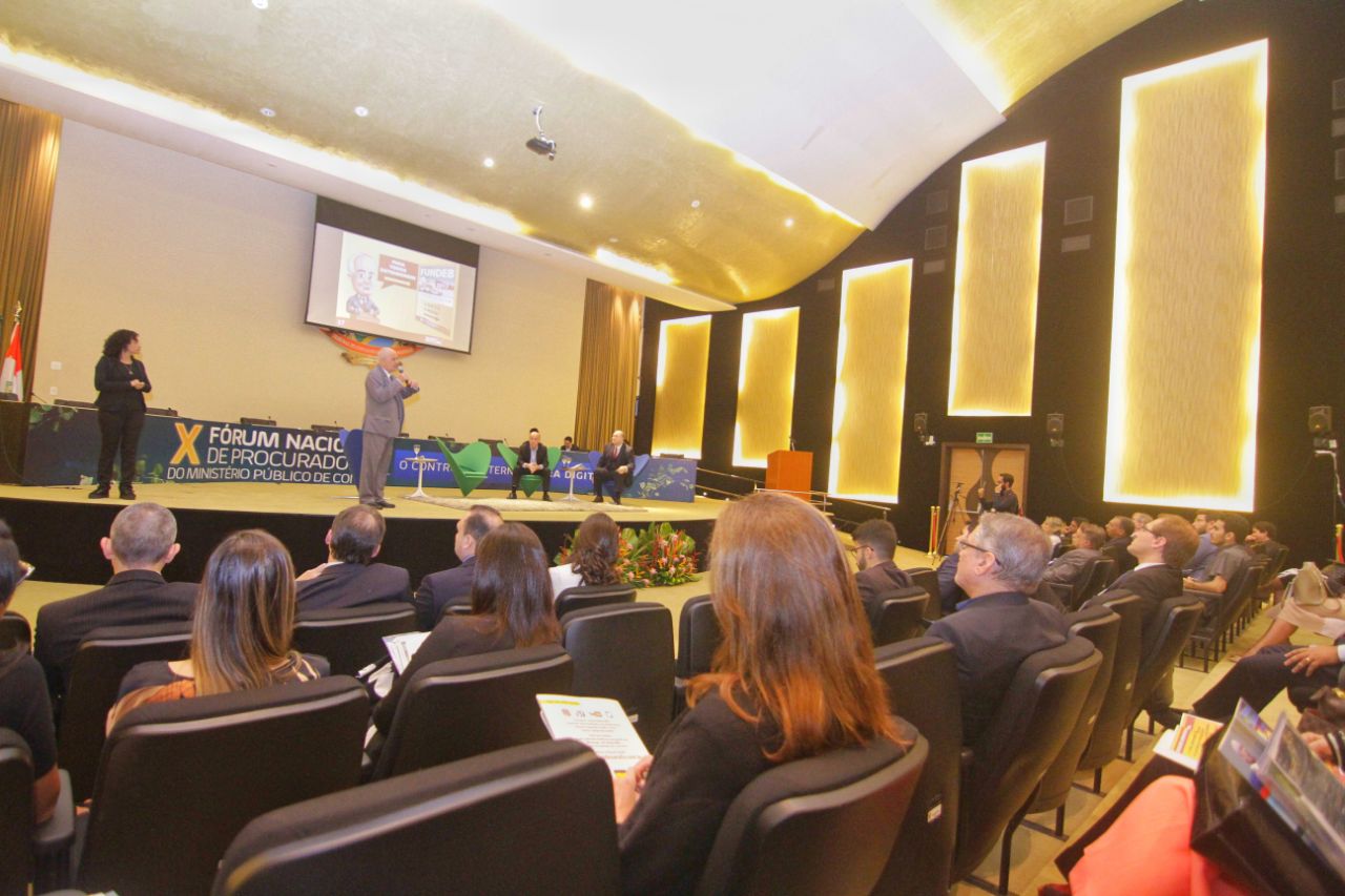 Em palestra no TCE, Serafim defende transparência de gastos públicos no combate à corrupção