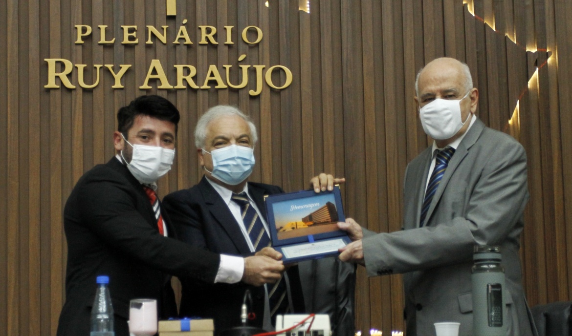 Centro Espírita Beneficiente União do Vegetal é homenageado na ALE-AM