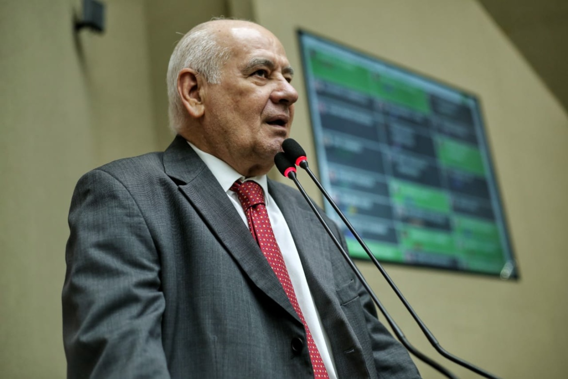 Serafim diz que aumento do combustível é de responsabilidade de Bolsonaro e não de ex-ministro
