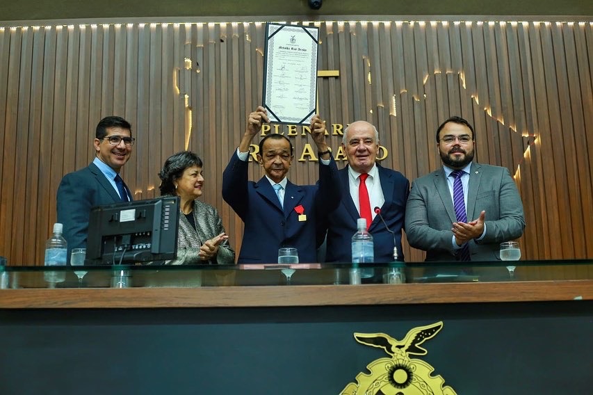 ALE-AM concede Medalha Ruy Araújo ao advogado Francisco Marques